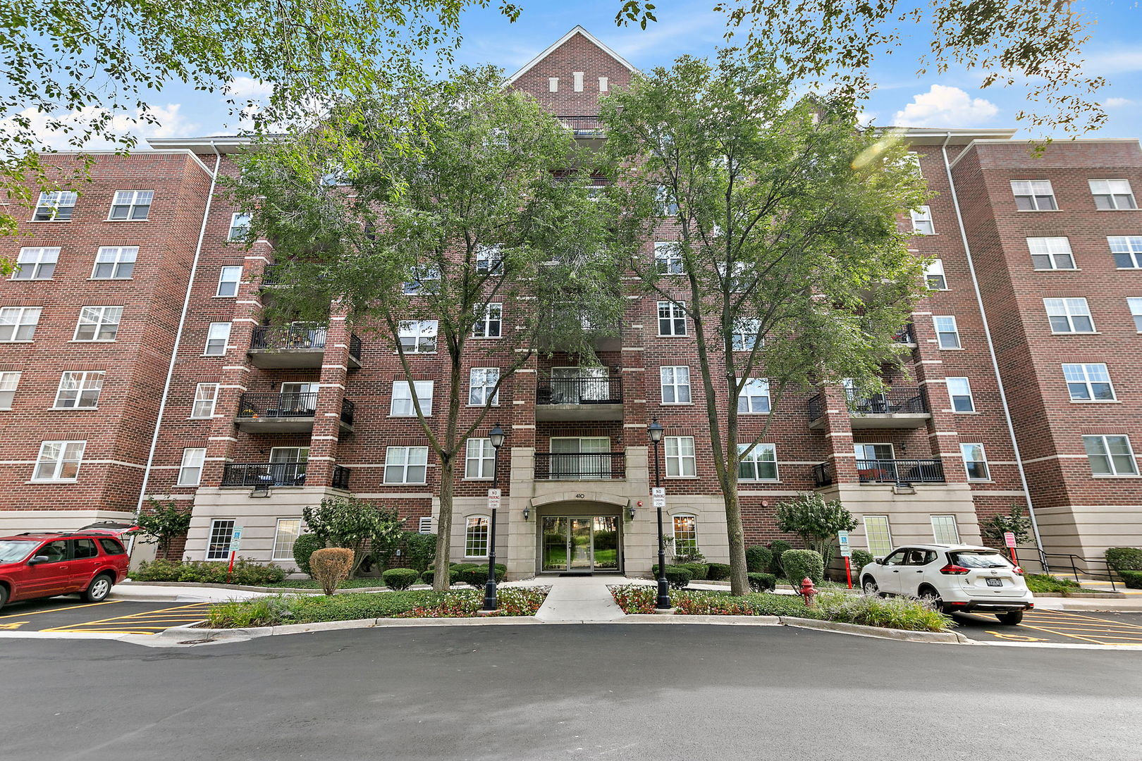 410 W Mahogany Court 202 — photo
