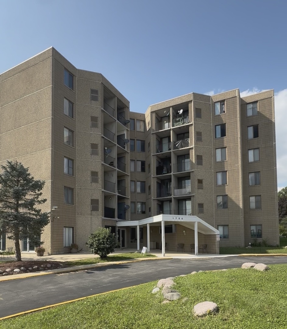 1750 N Marywood Avenue Unit 314 — photo