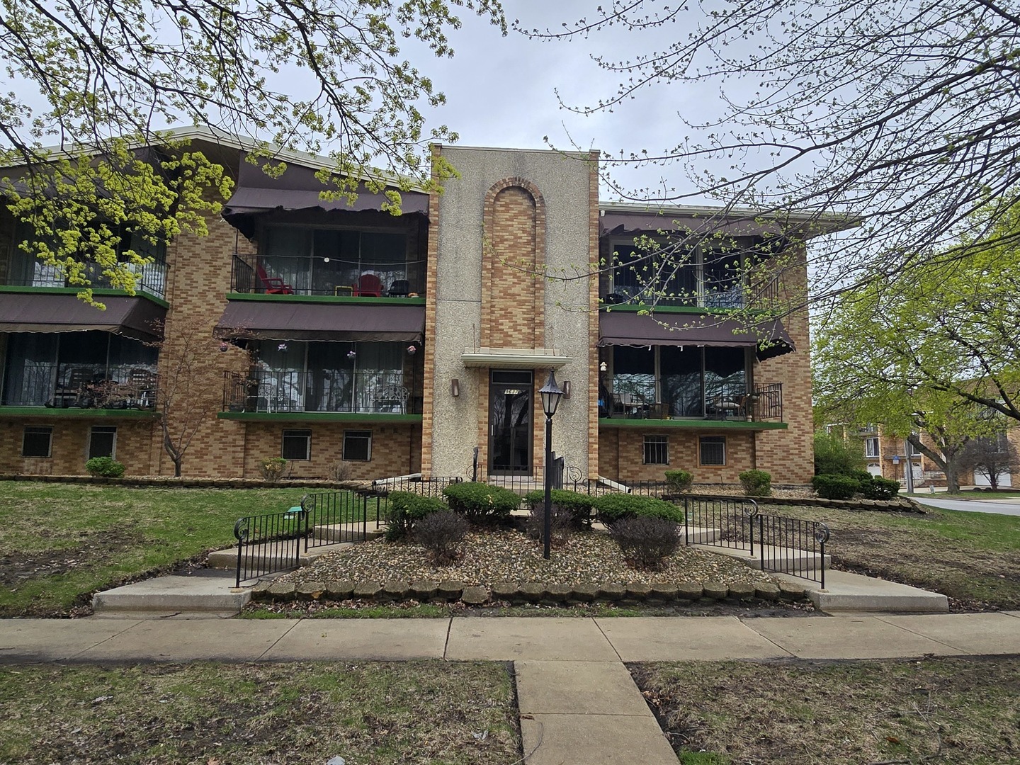 9637 S Keeler Avenue Unit 1E — photo