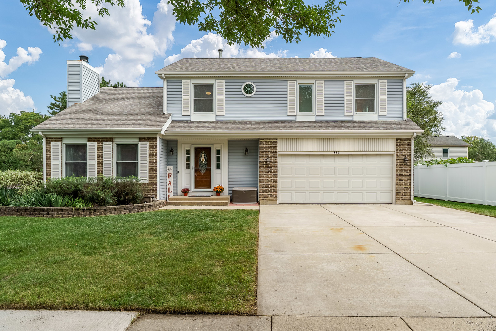 881 Willowbrook Drive — photo