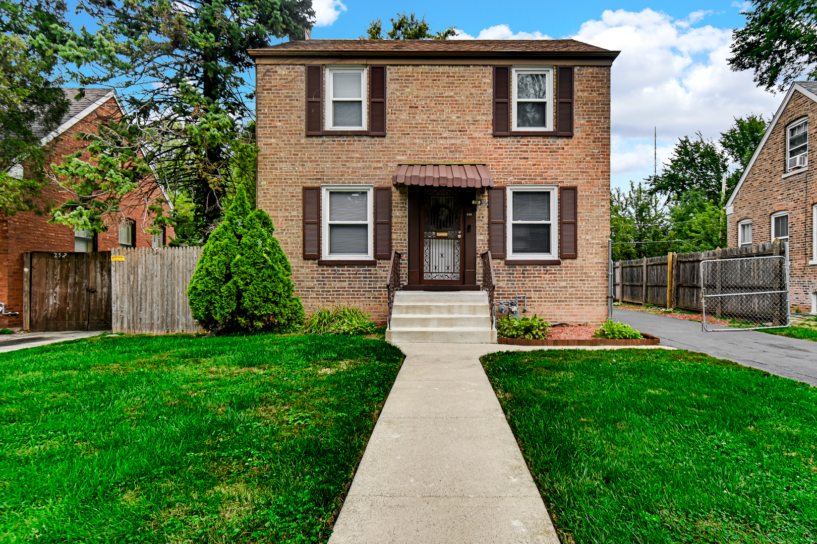 256 E 140th Place — photo