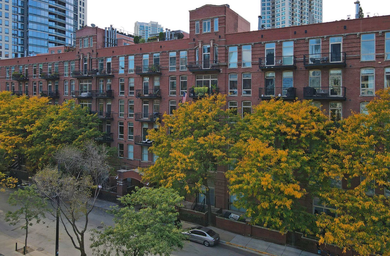 550 N Kingsbury Street Unit 205 — photo