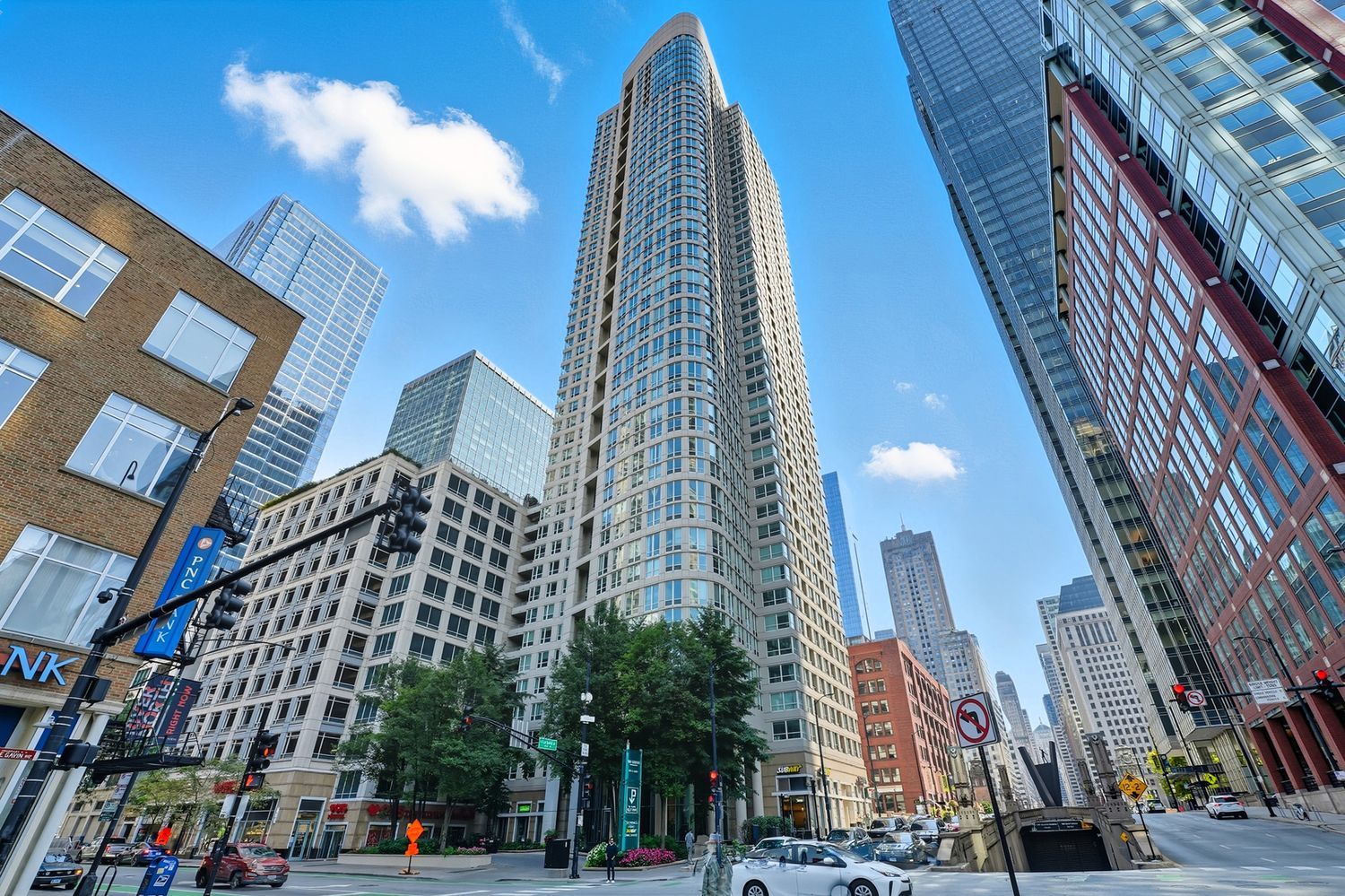 345 N La Salle Drive Unit 3002 — photo