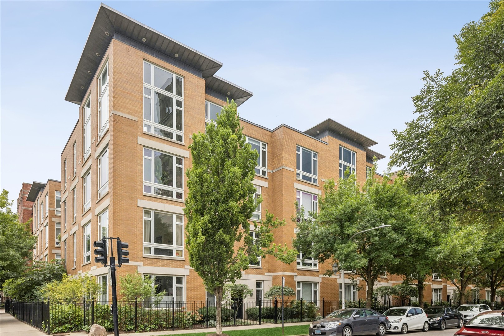 1005 W Buena Avenue Unit 2E — photo