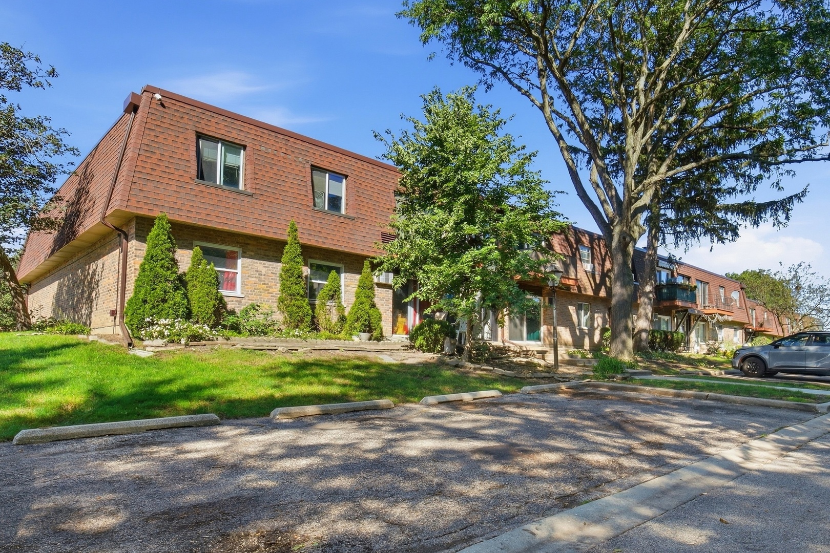 735 Grove Drive 214 — photo