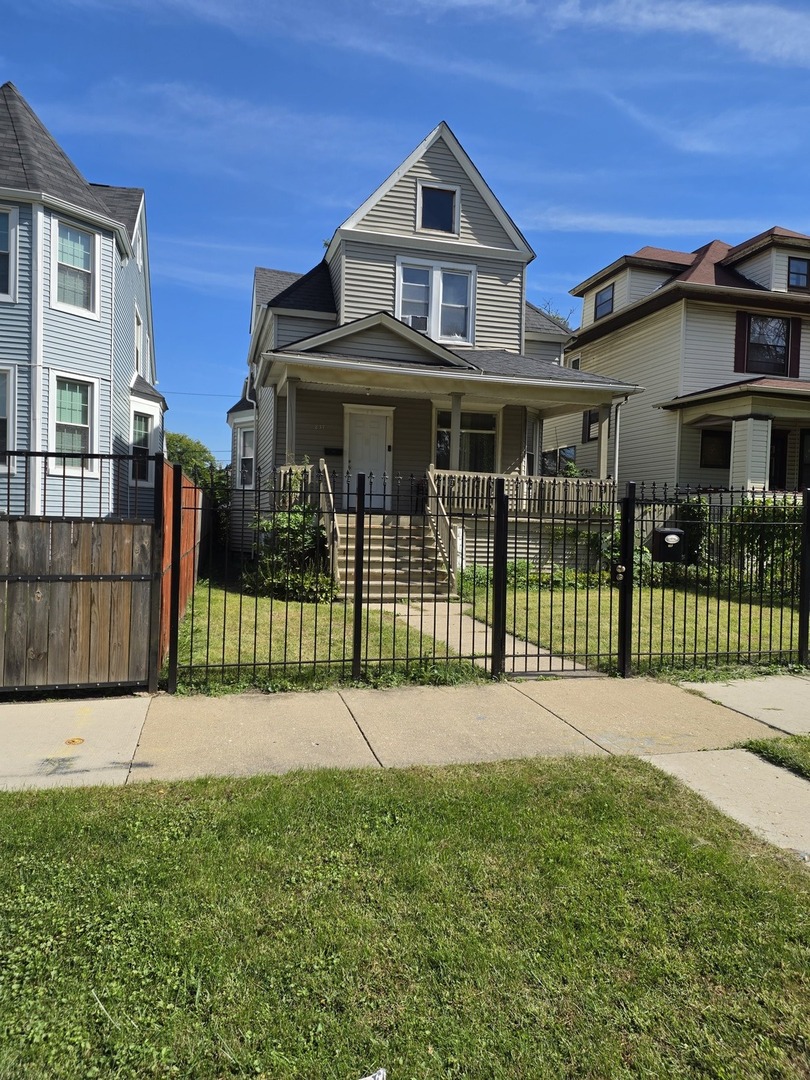 Home in Chicago, IL 60651