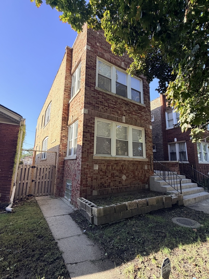 839 E 87th Place 1 — photo
