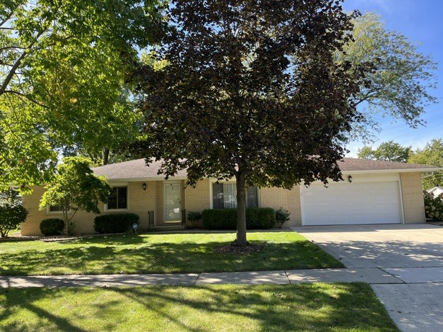 207 Illini Drive — photo
