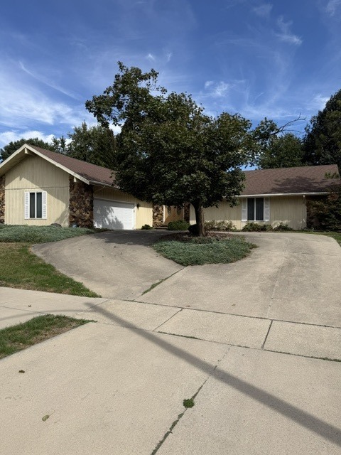 312 S Hershey Road — photo