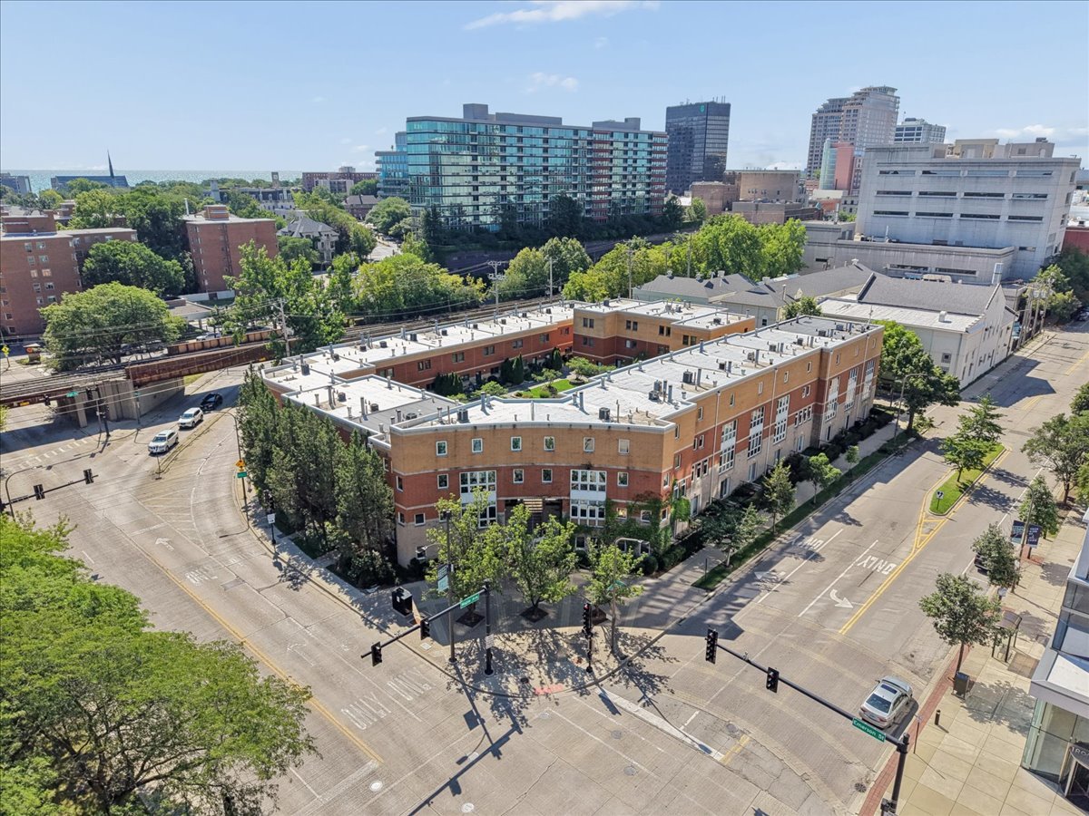 1889 Maple Avenue Unit W6 — photo