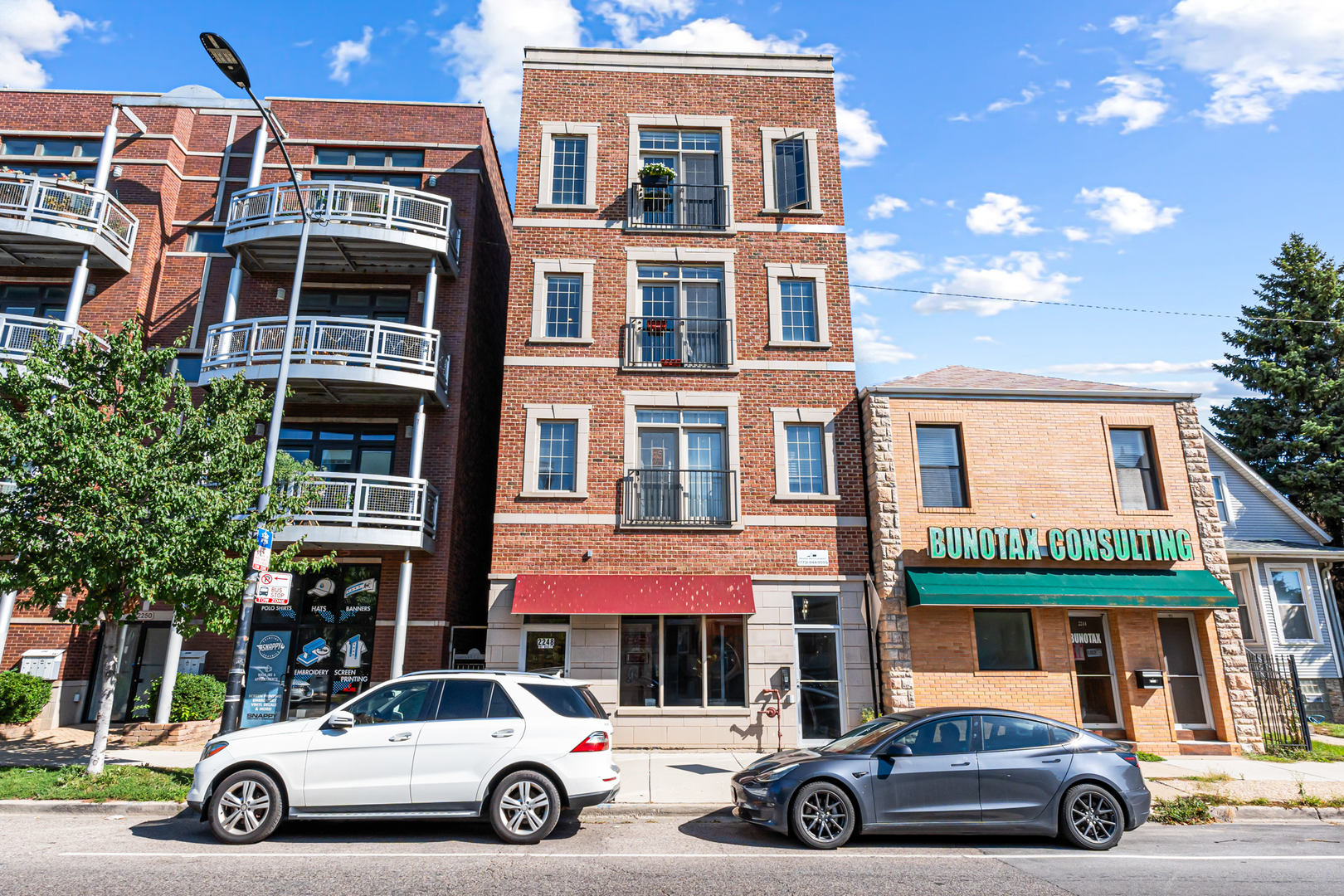 2248 W Foster Avenue 3 — photo