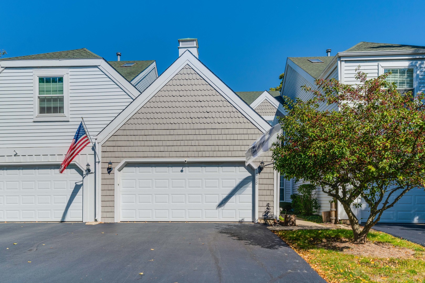 288 Oak Bluff Court — photo