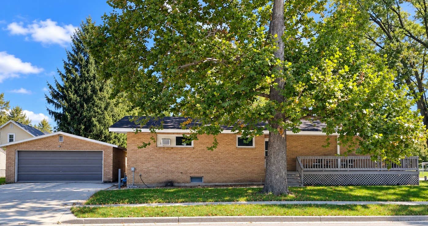 402 E 19th Street, Sterling, IL 61081 | Realty.com