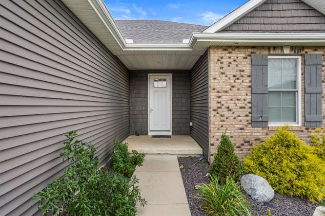 Home in Champaign, IL 61822 — photo 3