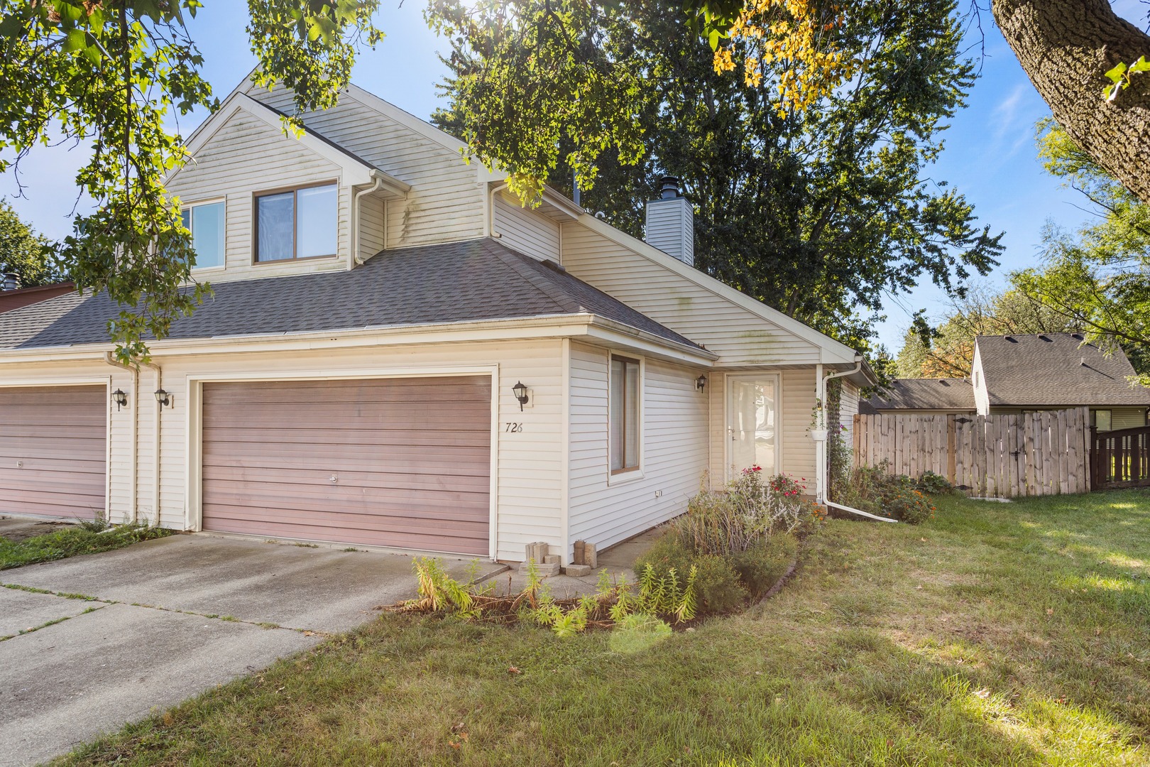 726 Higgins Road — photo