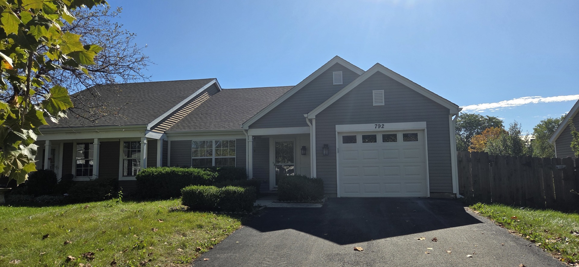 Home in Carol Stream, IL 60188 — photo 2