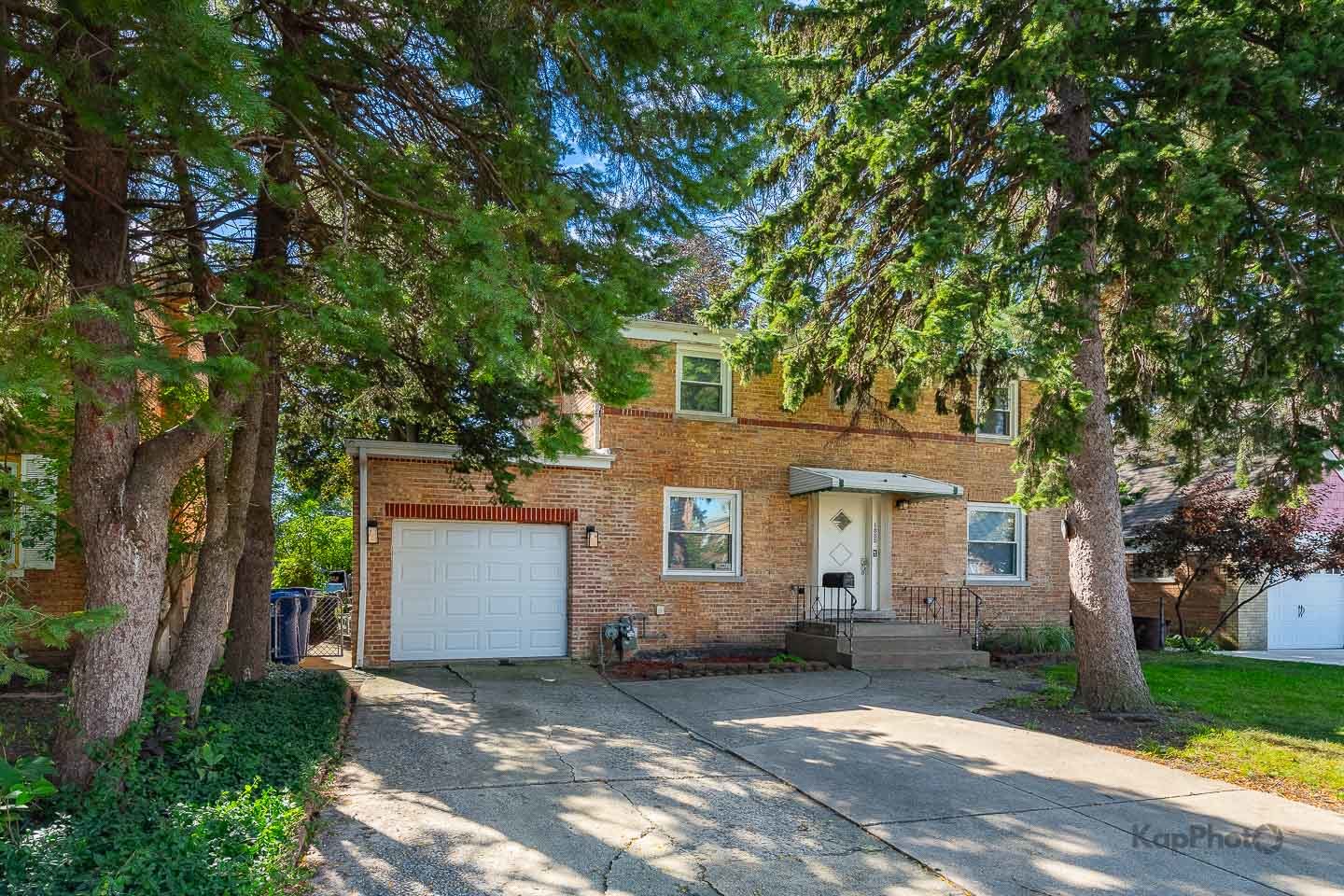 1335 Briar Court — photo