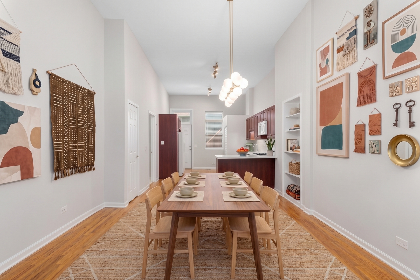 Home in Chicago, IL 60640 — photo 3