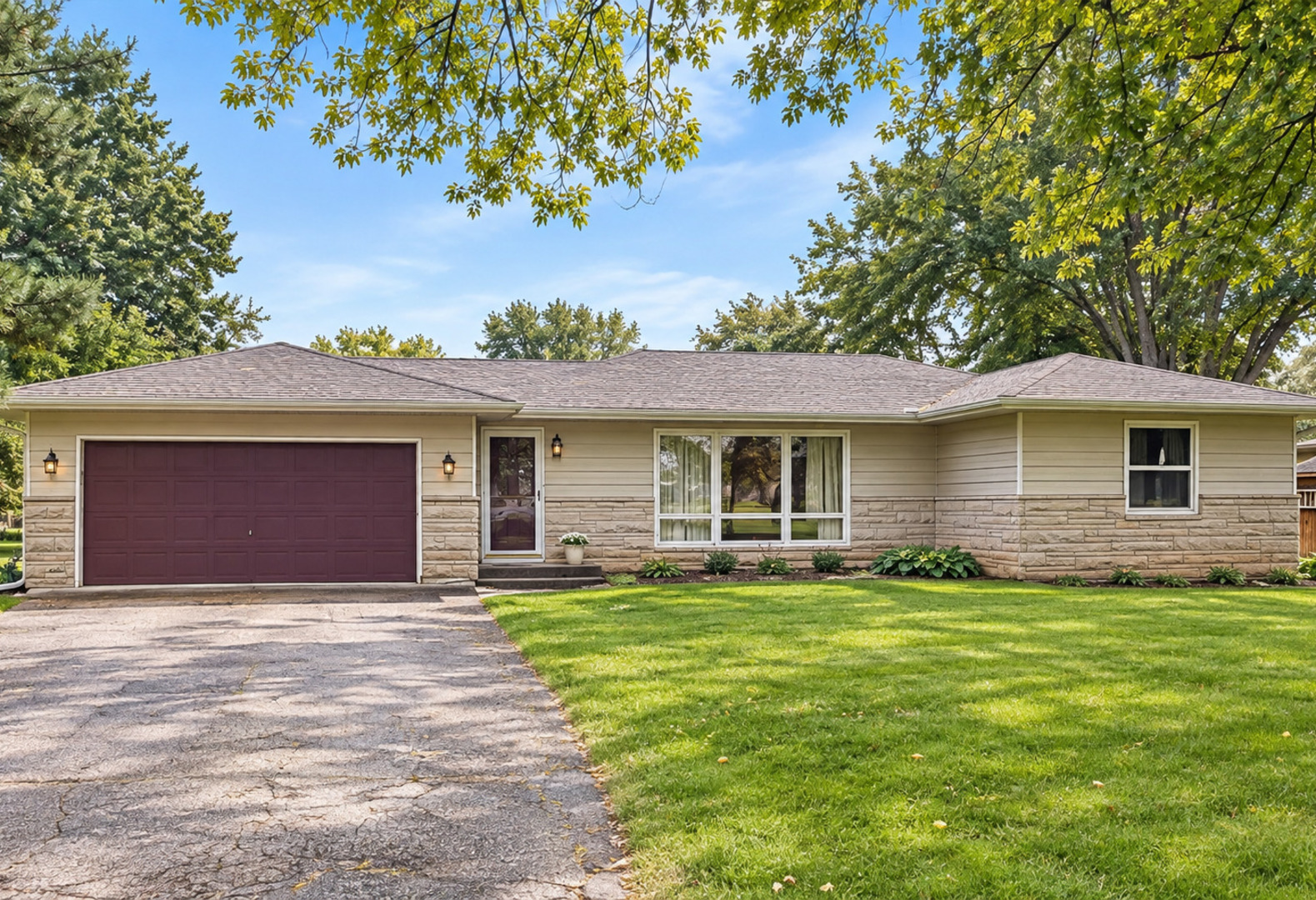 3304 Saddle Drive — photo
