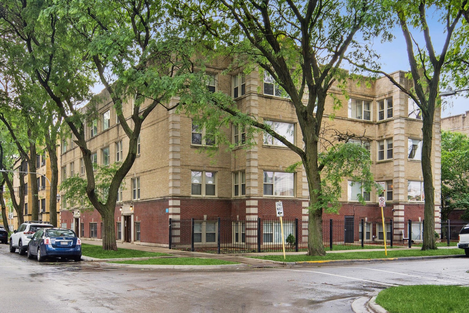 3923 W Ainslie Street 1E — photo