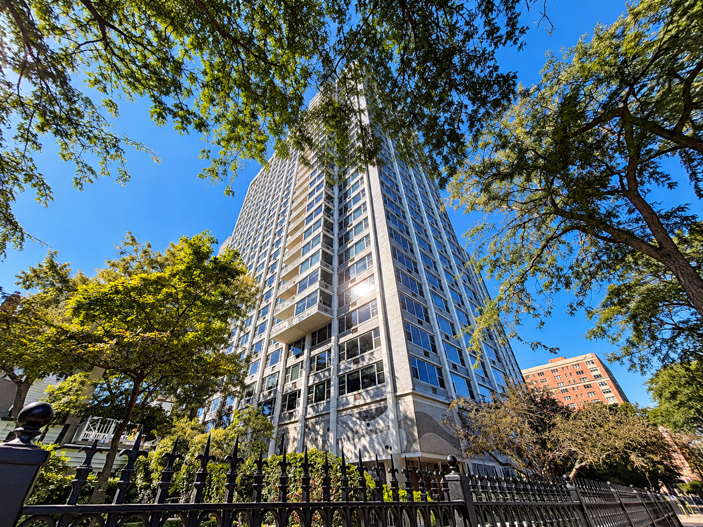 4250 N Marine Drive 905 — photo