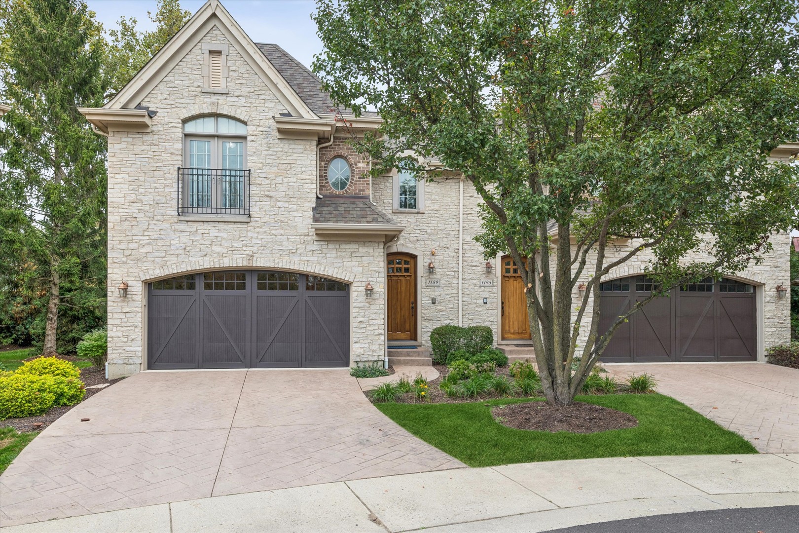 1189 Caroline Court — photo