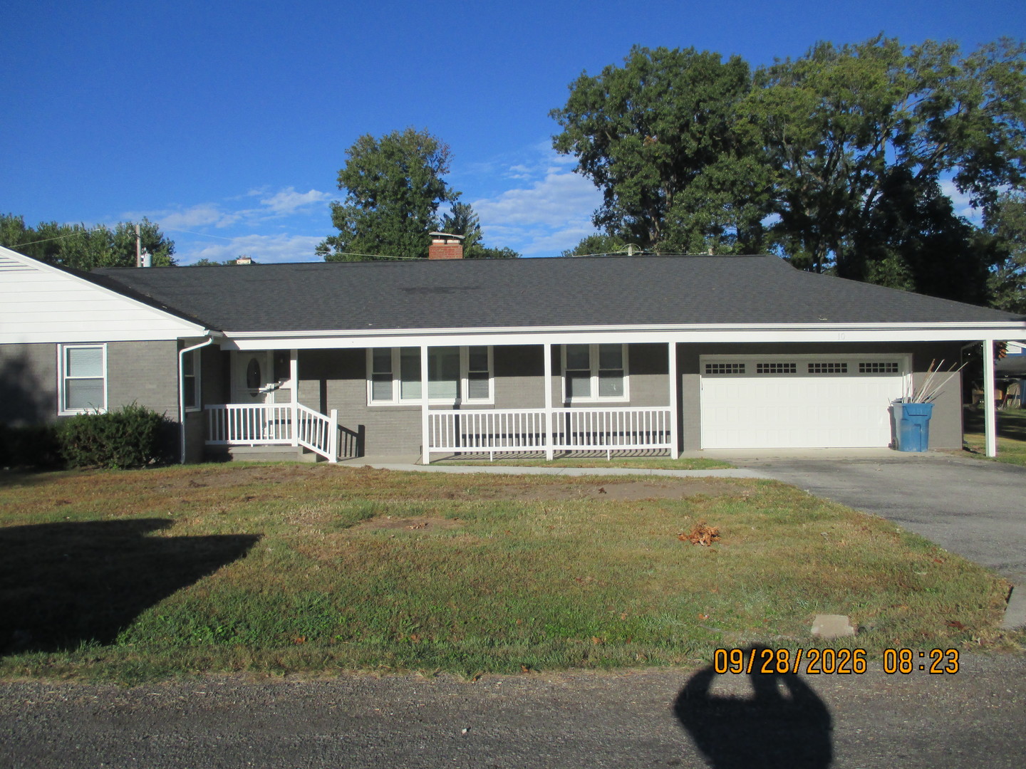 10 Lilac Drive — photo