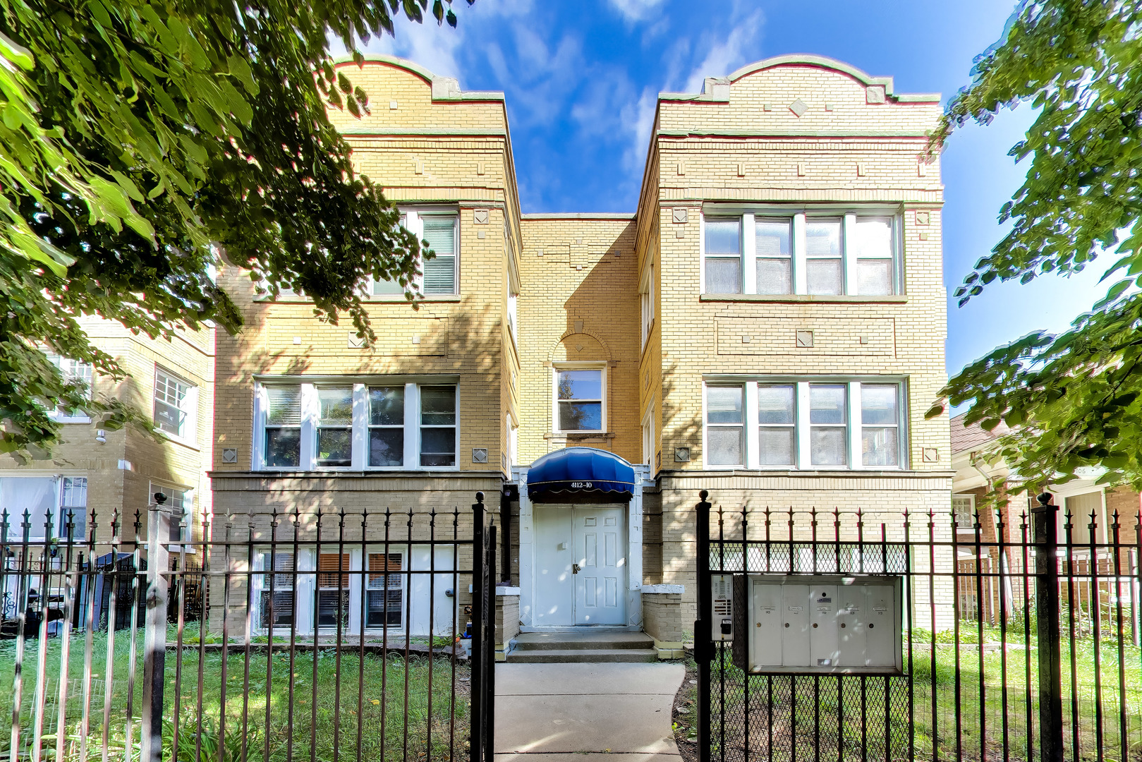 4112 W George Street 1W — photo