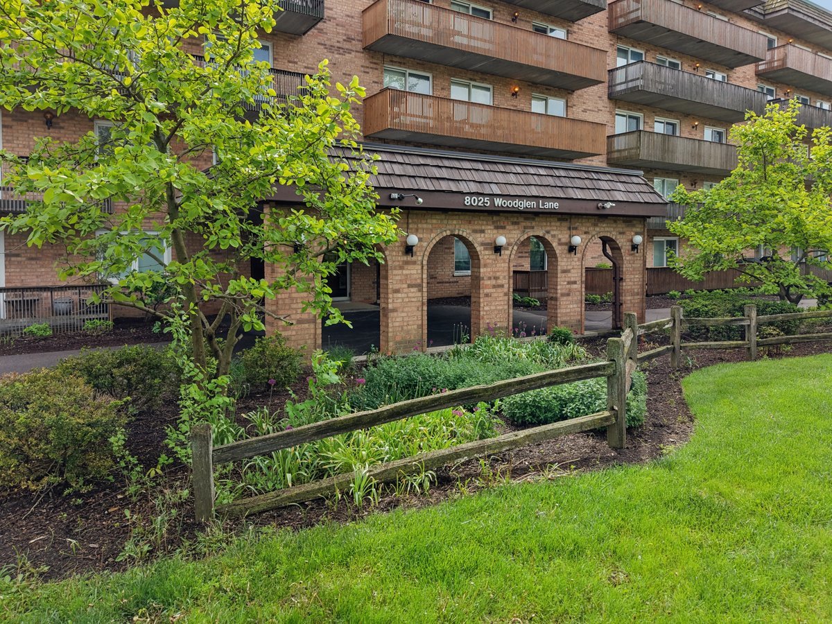 8025 Woodglen Lane Unit 403 — photo