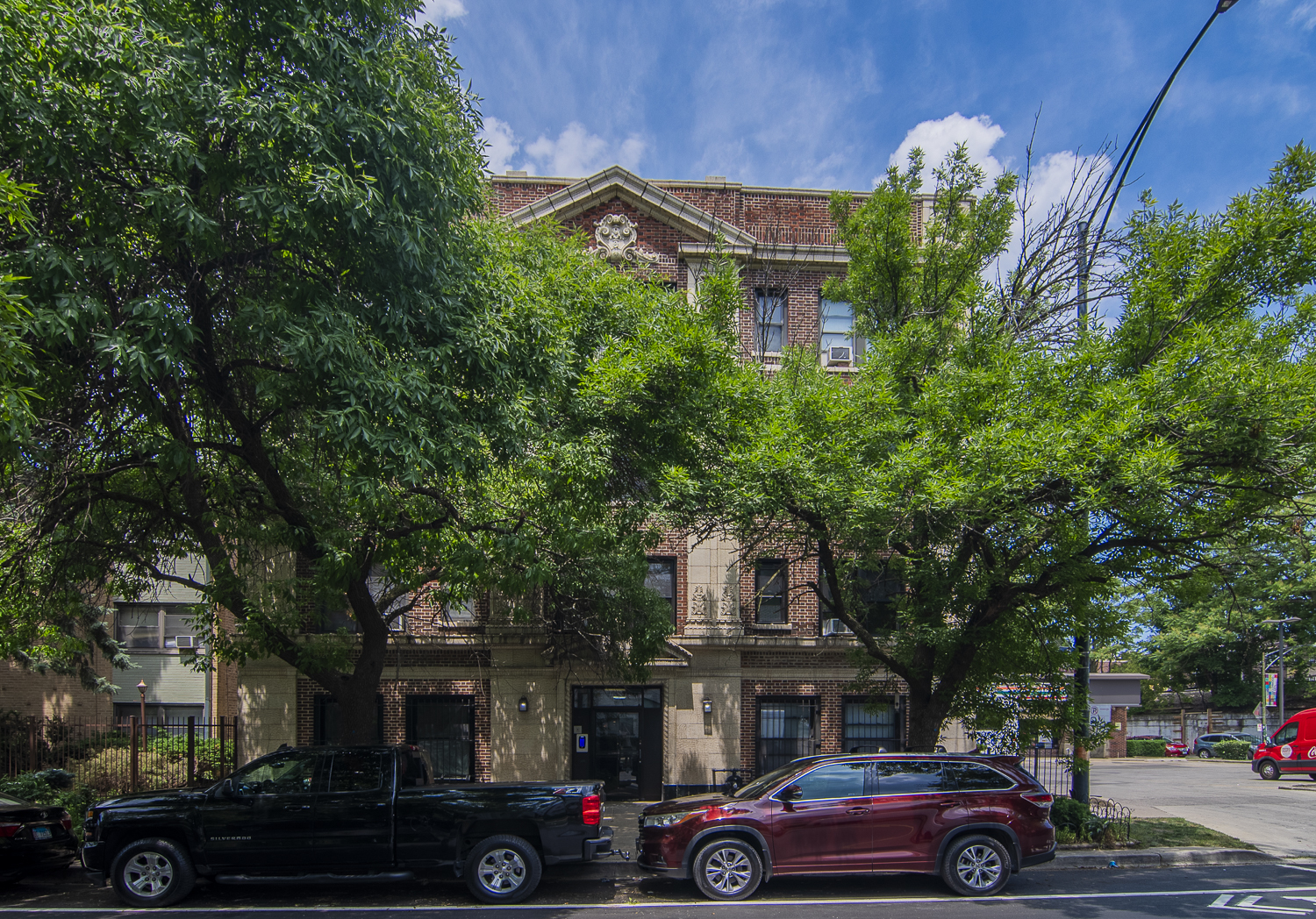 1414 W Pratt Boulevard 120 — photo