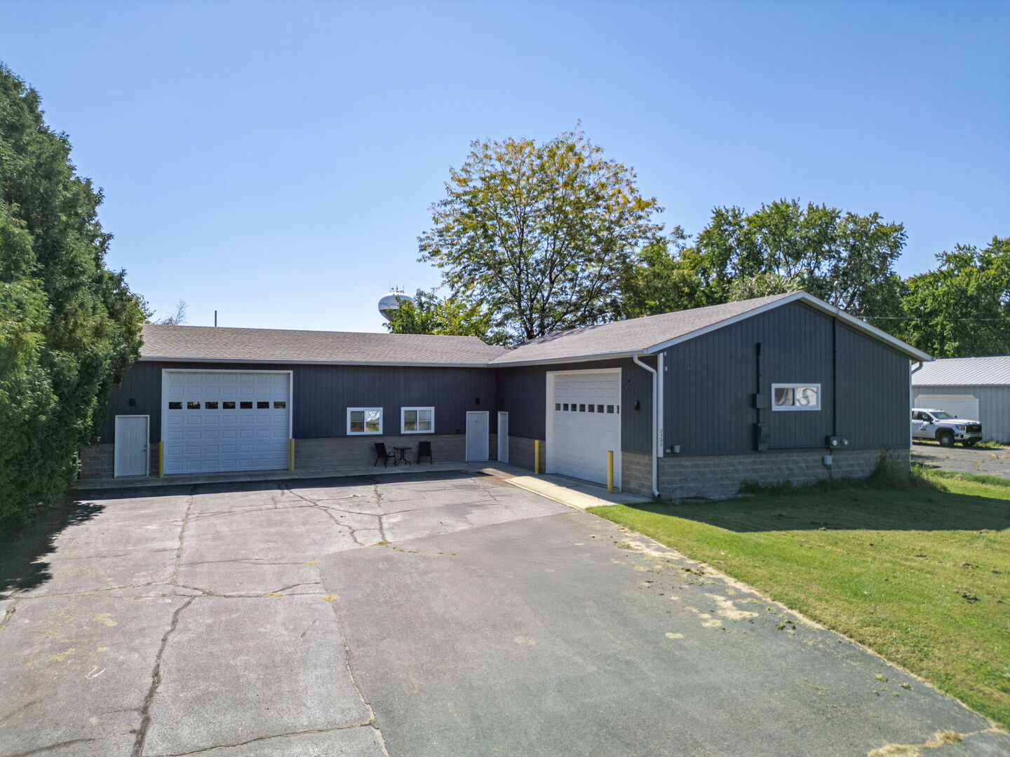 2302 NW Route 12 Highway — photo