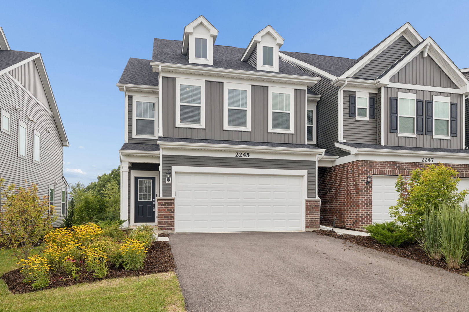 2245 Horseshoe Circle — photo