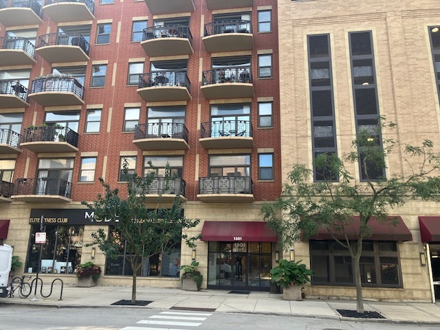 1301 W Madison Street Unit 211 — photo
