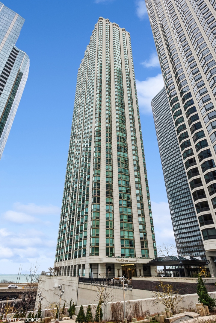 195 N Harbor Drive 1401 — photo