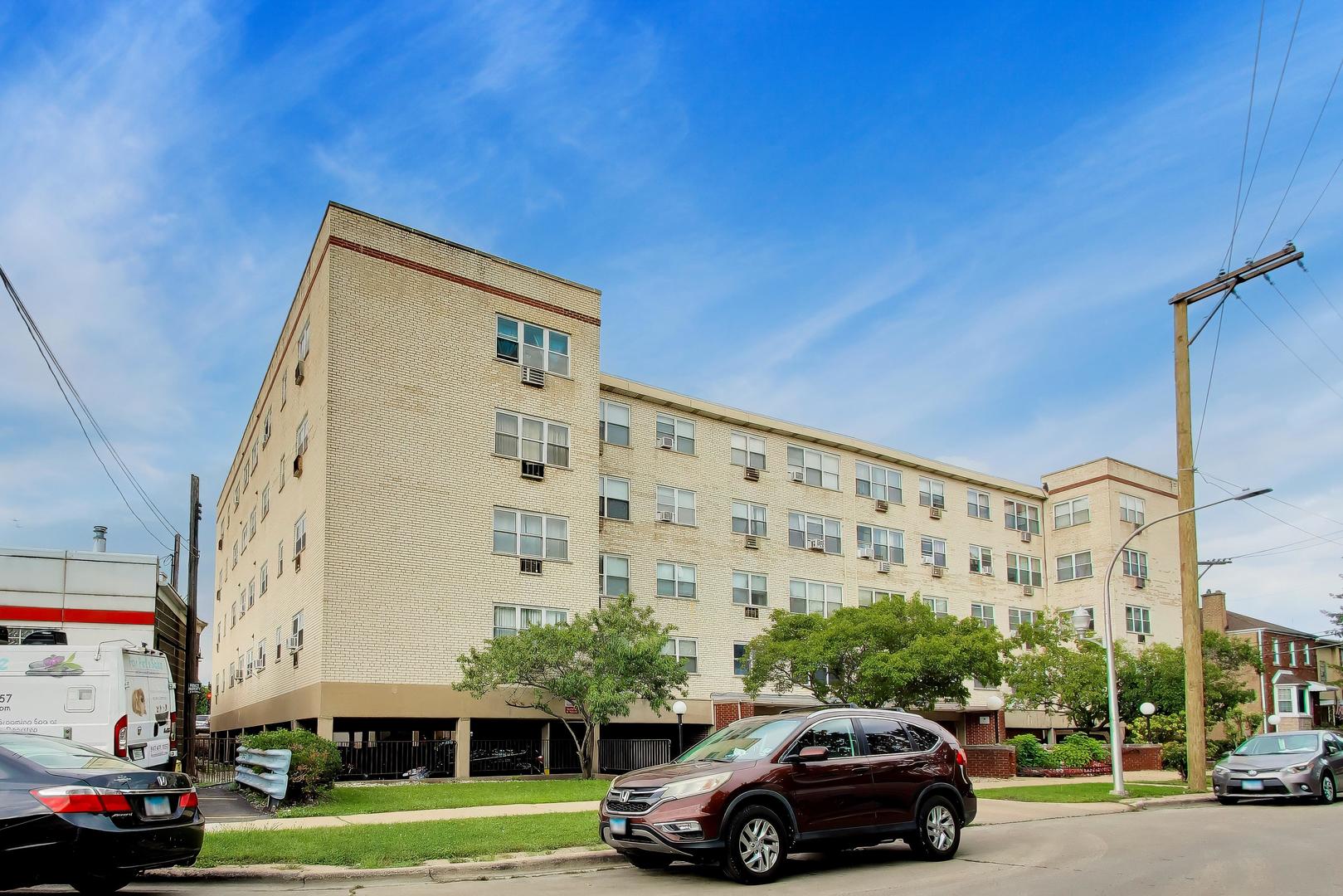 6040 N Troy Street 401 — photo