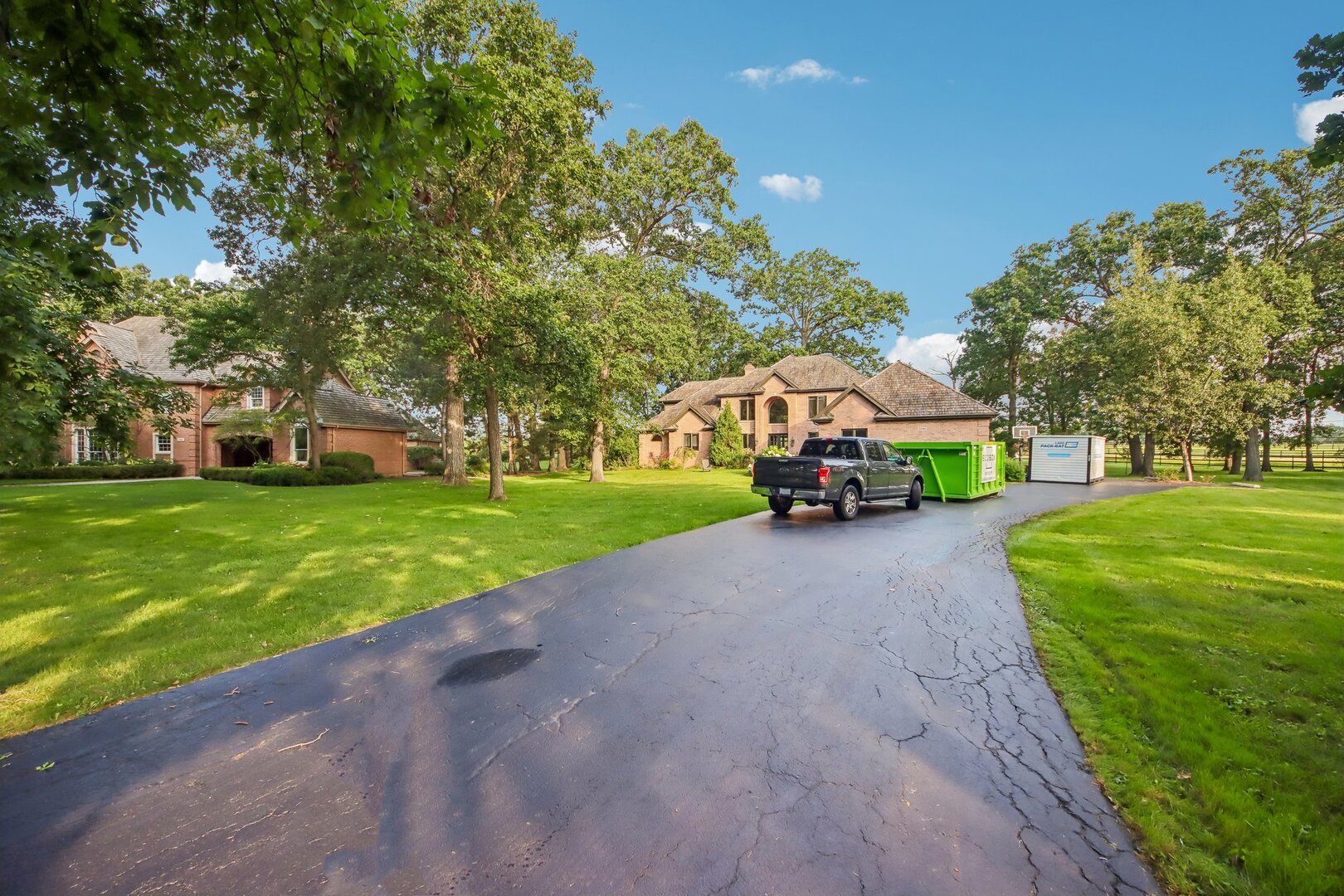 Home in Libertyville, IL 60048 — photo 2