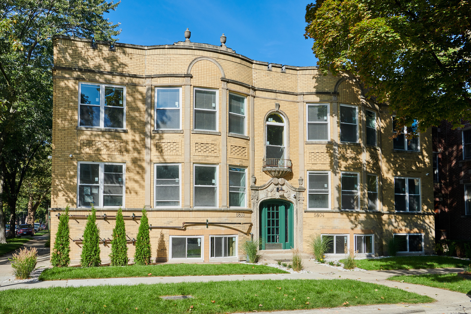 5800 N Maplewood Avenue Unit 1 — photo