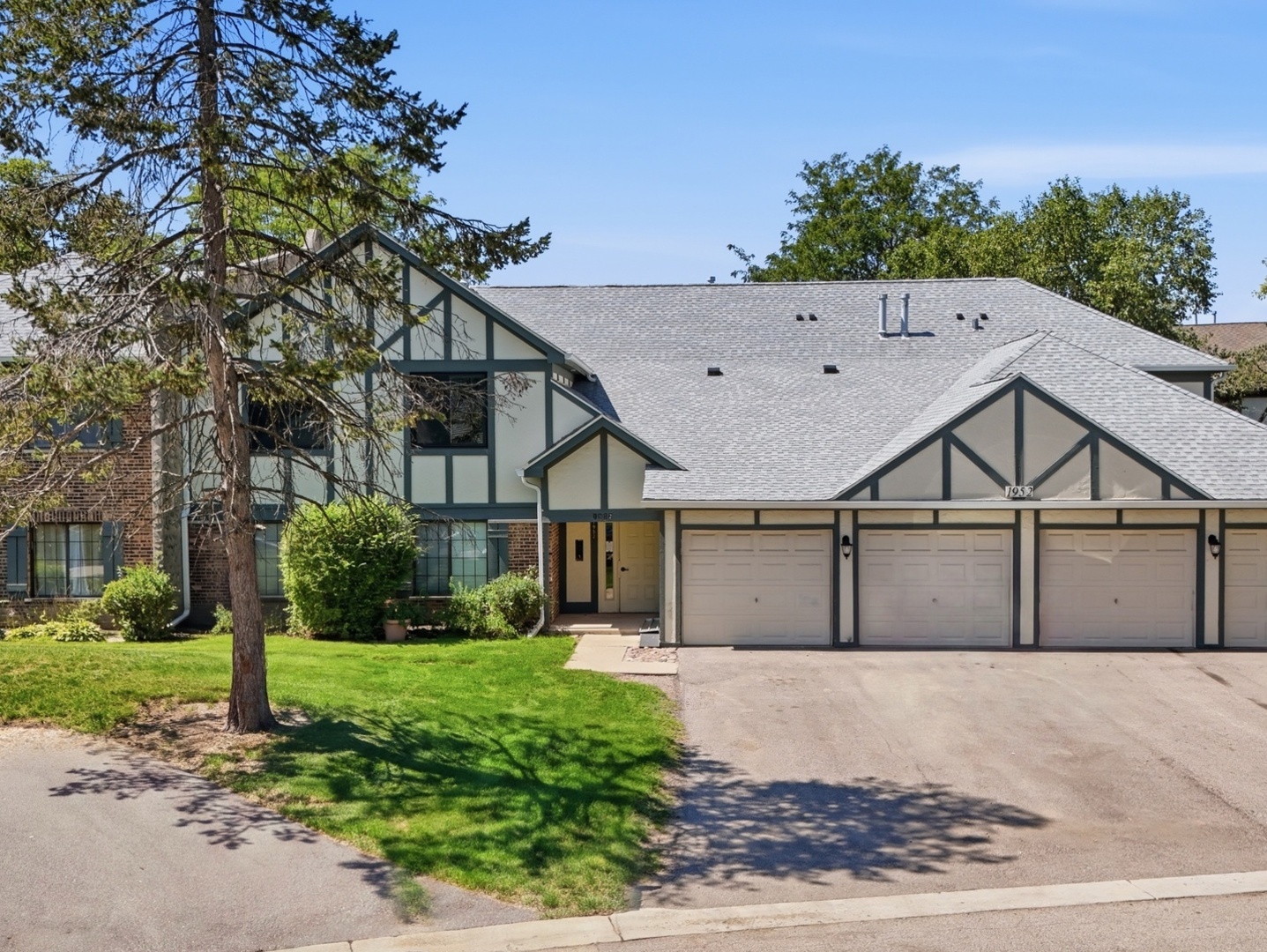 1952 N Hidden Creek Circle 7 — photo