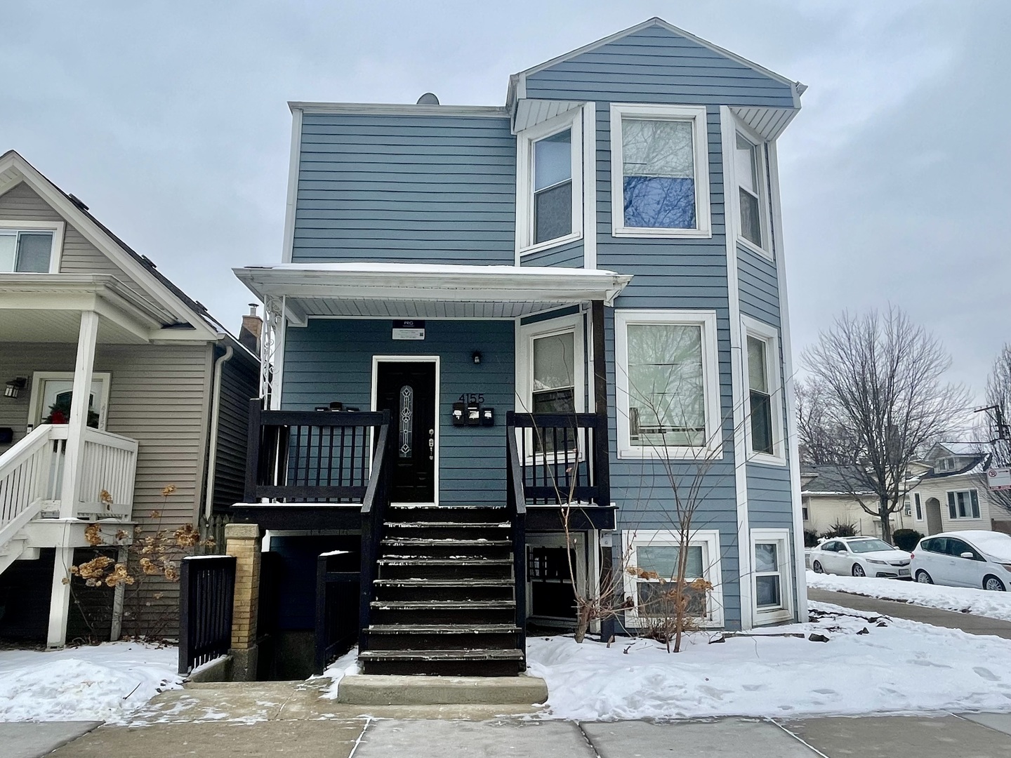 4155 W Roscoe Street — photo