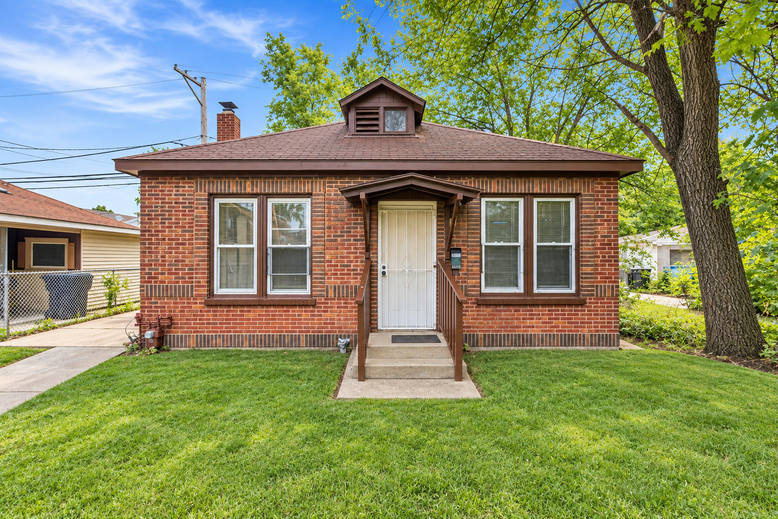 10215 S Aberdeen Street — photo