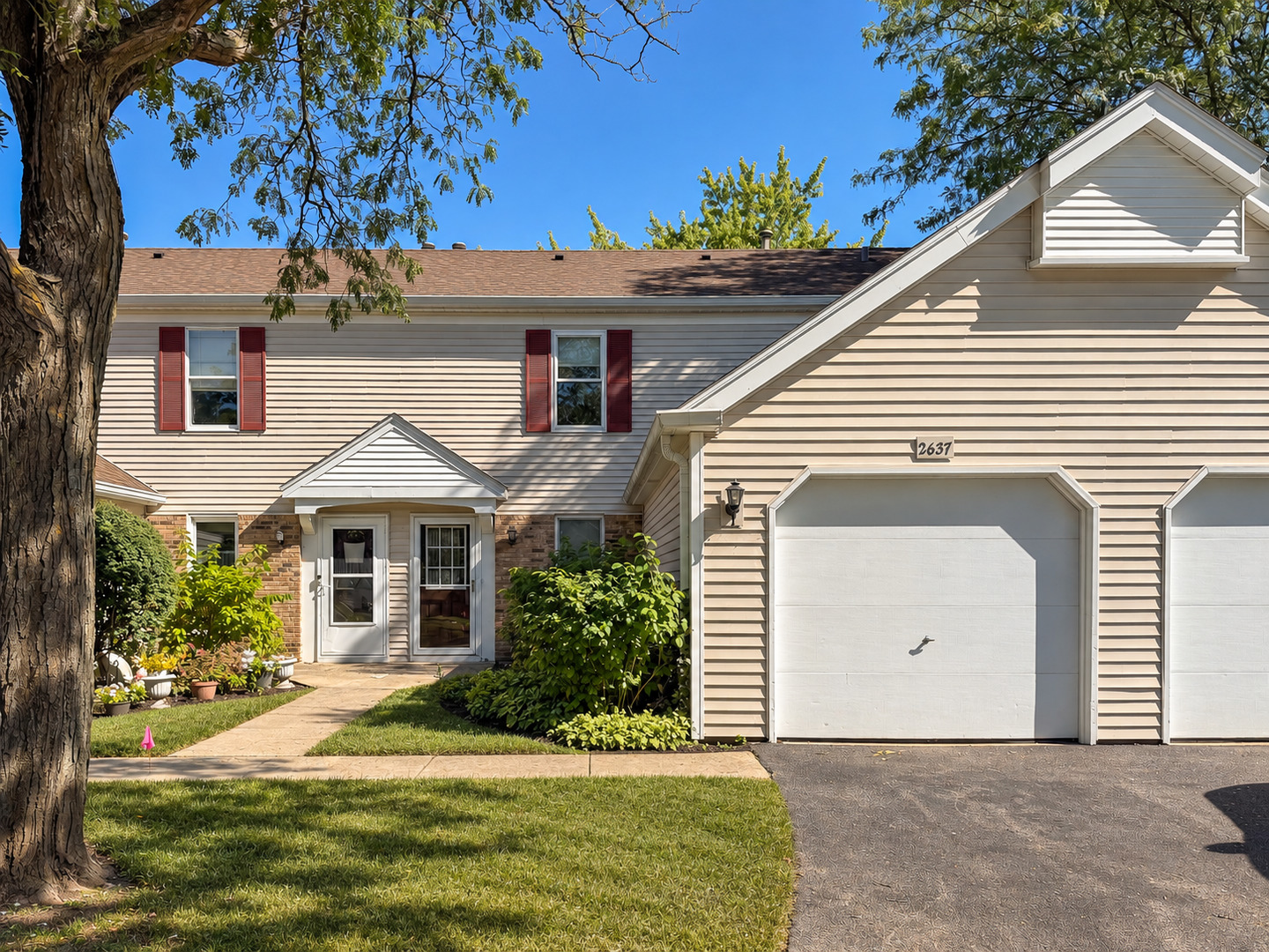 2637 Oakshire Court — photo
