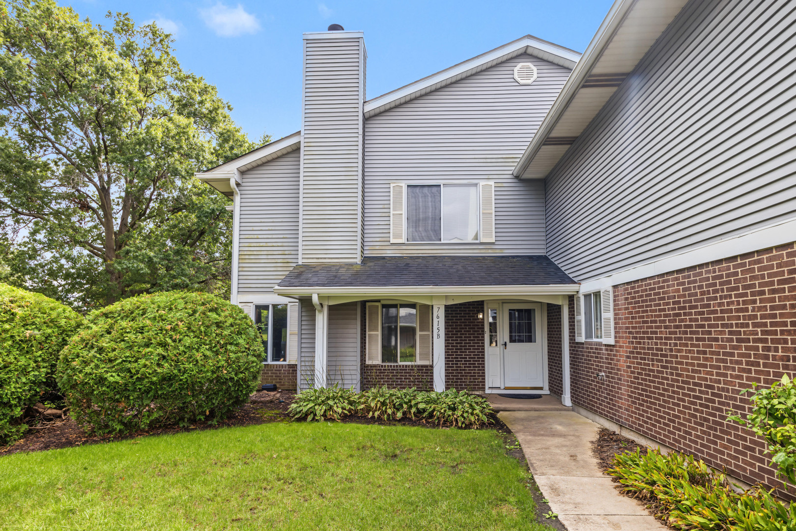 7615 Bristol Court Unit B — photo