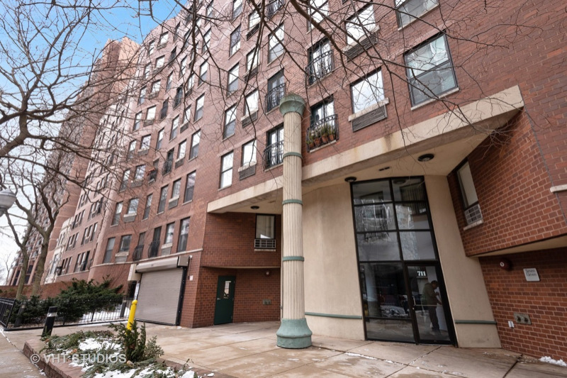 711 W Gordon Terrace 813 — photo