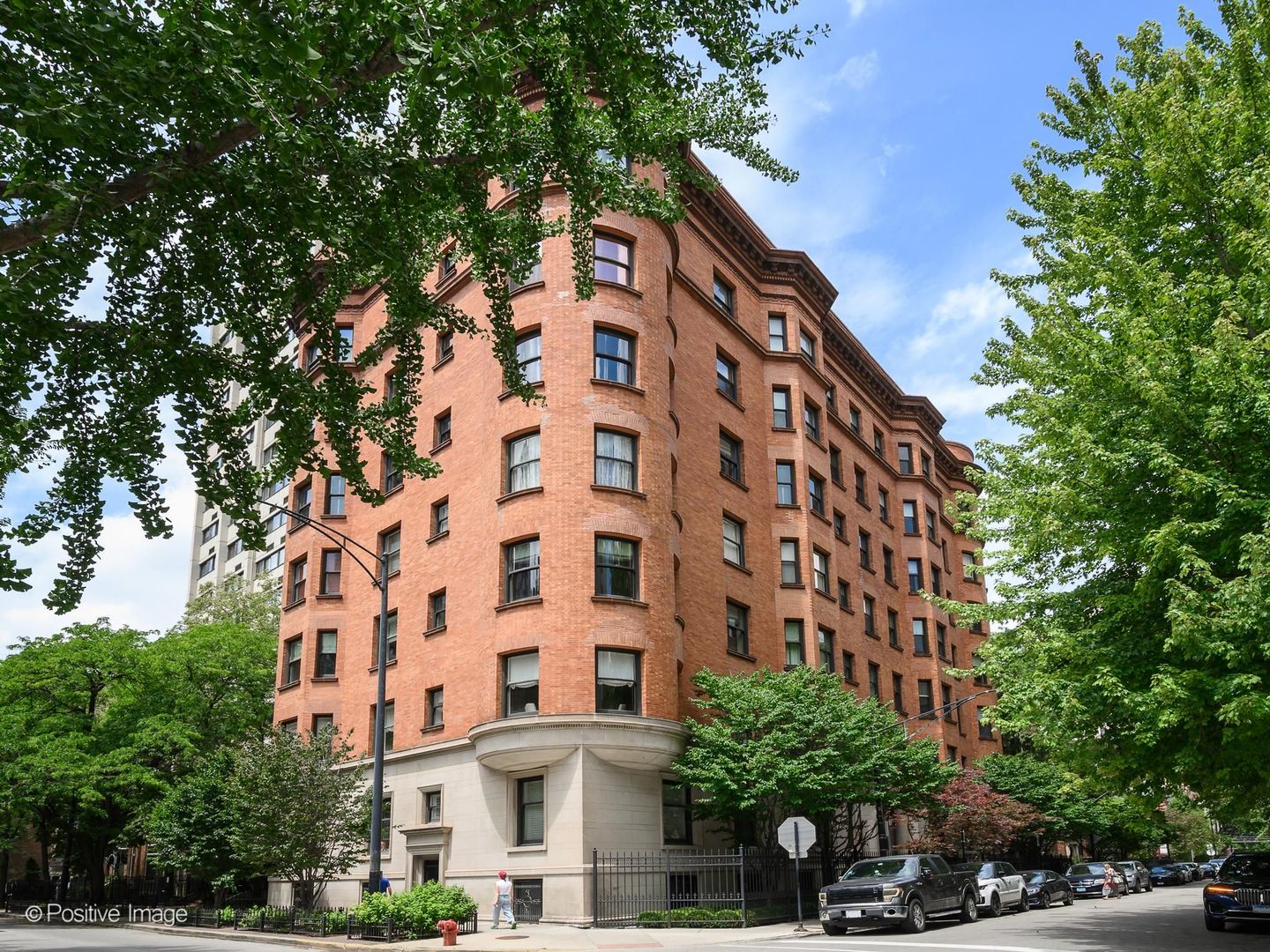 1210 N Astor Street Unit 2a — photo