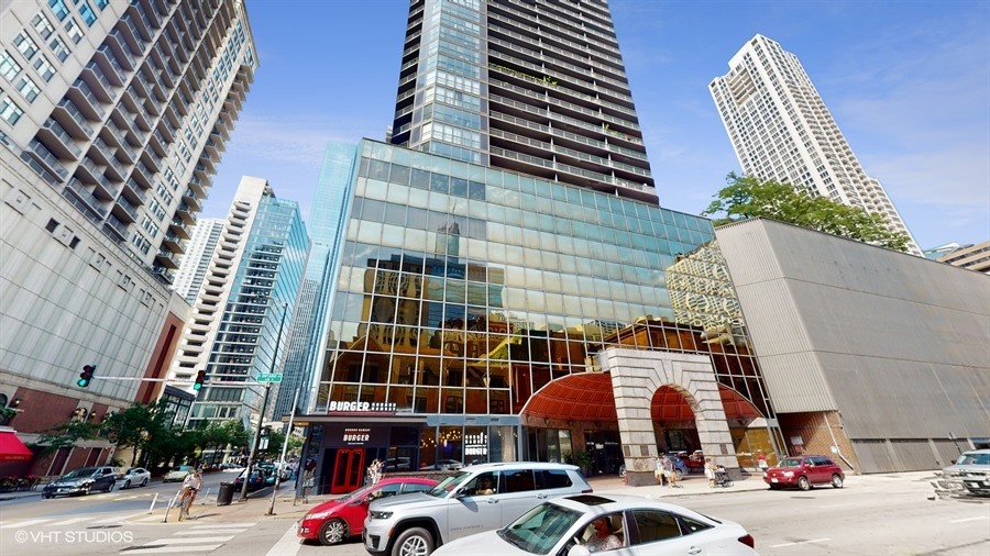 10 E Ontario Street 4301 — photo
