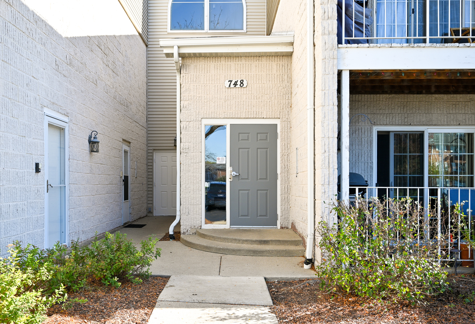 748 N Gary Avenue Unit 202 — photo