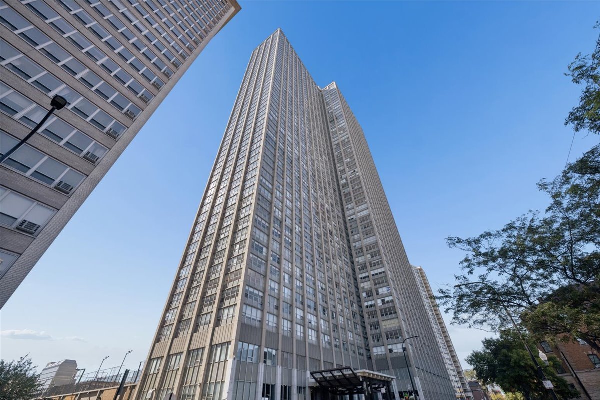655 W Irving Park Road 502 — photo
