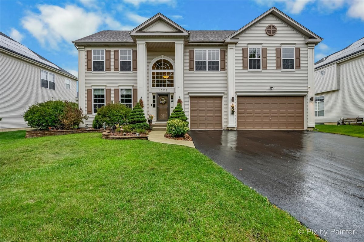 1327 Palisades Drive — photo