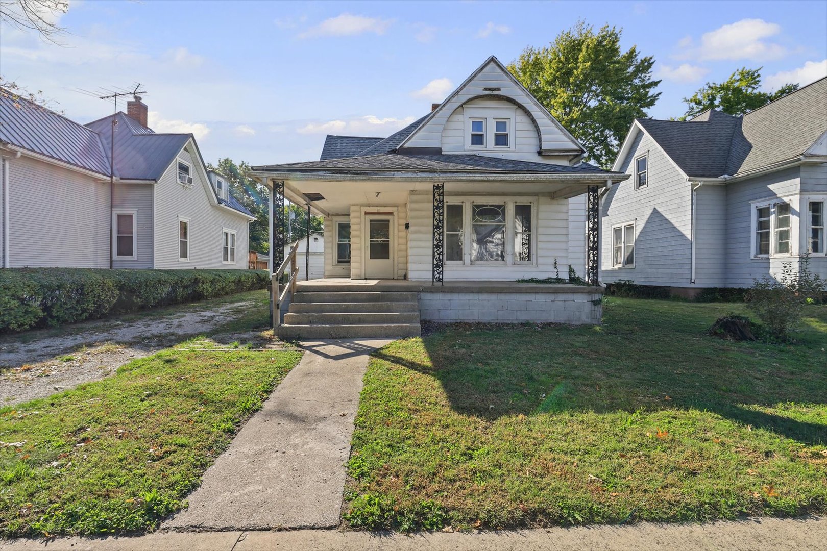 10 N Oak Street — photo
