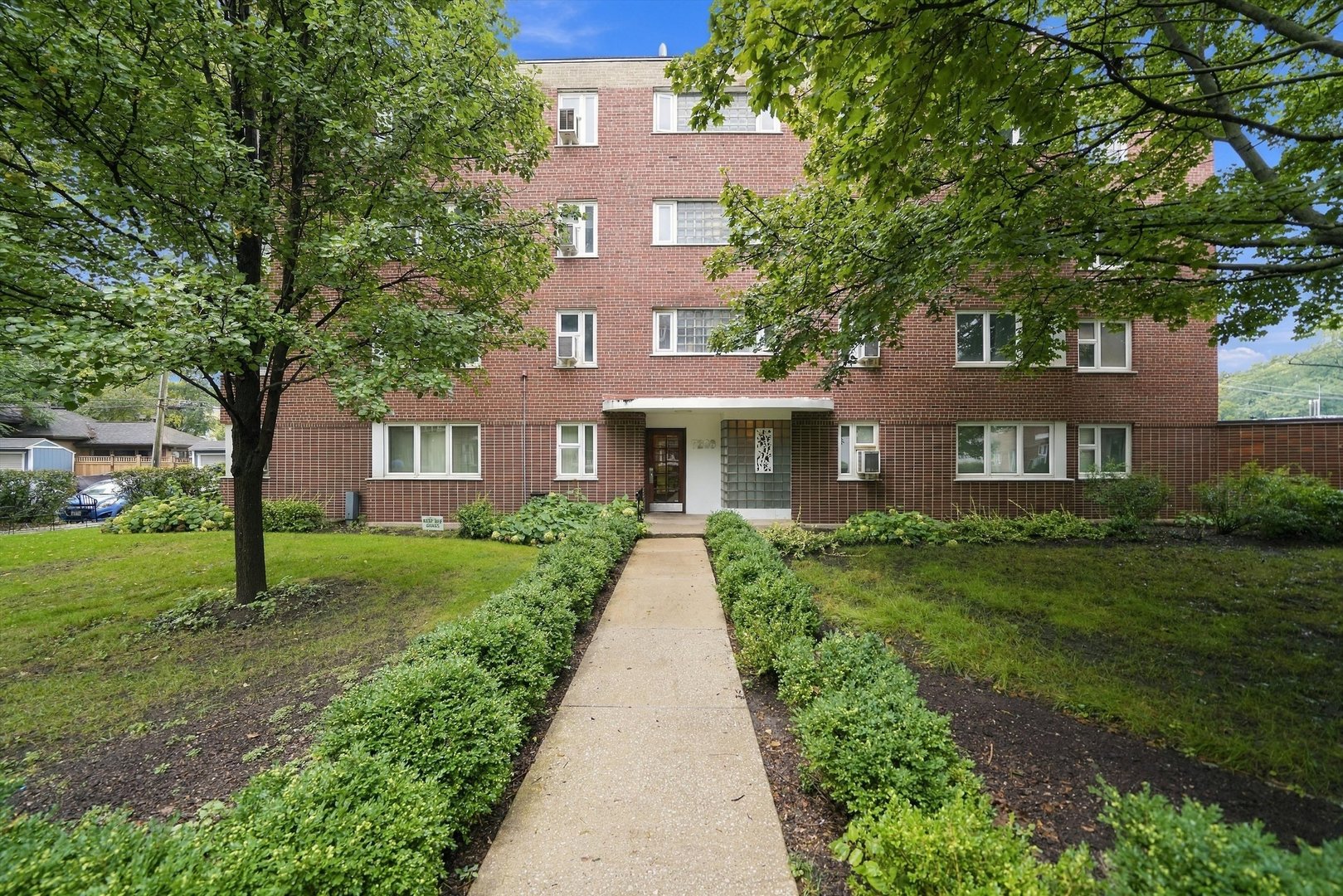 7208 Oak Avenue Unit 1SW — photo
